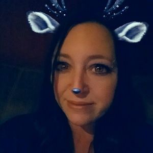 Meet your Posher, Laurie